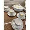 Image 2 : Wedgewood Bone China Made In England Westbury - 6 Piece Dinner Set With Serving Dish