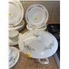 Image 4 : Wedgewood Bone China Made In England Westbury - 6 Piece Dinner Set With Serving Dish With Lid