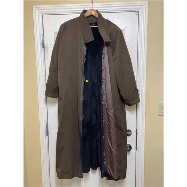 Mens XL Full Length Winter Jacket With Removable Faux Fur Lining
