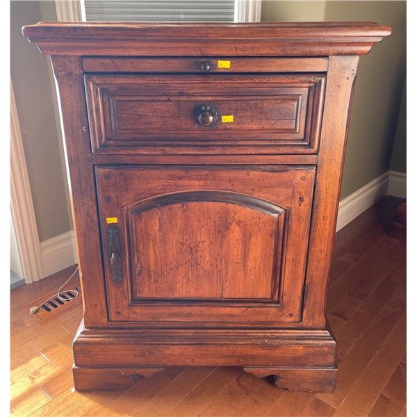 McElheran's Furniture + Design End Table With 1 Pull Out Tray, 1 Cabinet,1 Drawer 25.5Lx19.5Dx32H