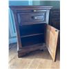 Image 7 : McElheran's Furniture + Design End Table With 1 Pull Out Tray, 1 Cabinet,1 Drawer 25.5Lx19.5Dx32H