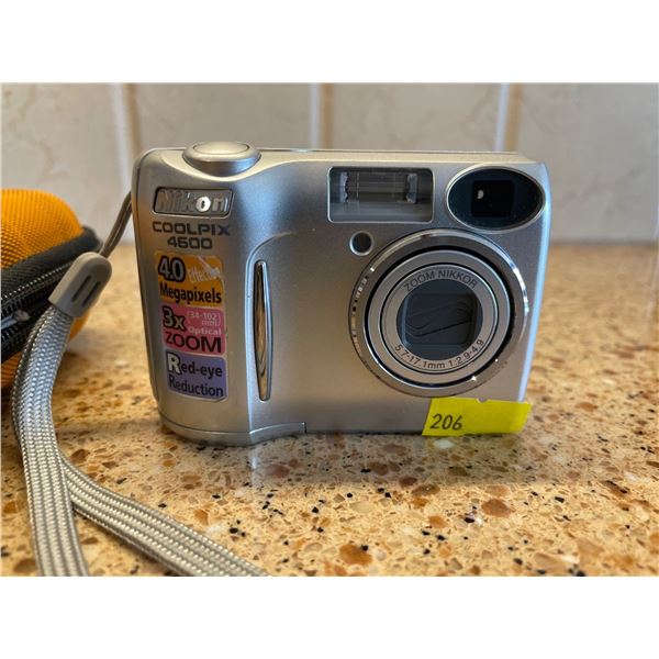 Nikon Coolpix 4600 Camera