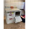Image 4 : Vintage Metal Baking Oven & Toys