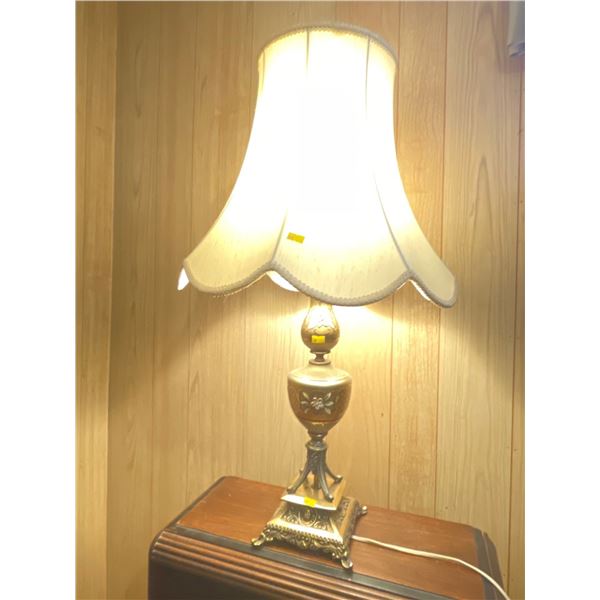 Vintage Decorative Design Metal Table Lamp 32H