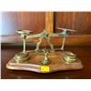 Image 1 : Antique Wood & Brass Postal Scale
