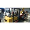 Image 2 : *LD* YALE MODEL 189 PROPANE FORKLIFT. MODEL GLP050ZGNCAE084. 5000 LB CAPACITY. PNEUMATIC TIRES,