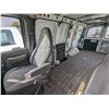 Image 7 : *R* 2002 CHEVROLET EXPRESS VAN, WHITE, VIN 1GCFG25M321212661,