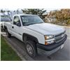 Image 2 : *R* 2005 CHEVROLET SILVERADO, P/U, WHITE, VIN 1GCHC24UX5E175692,