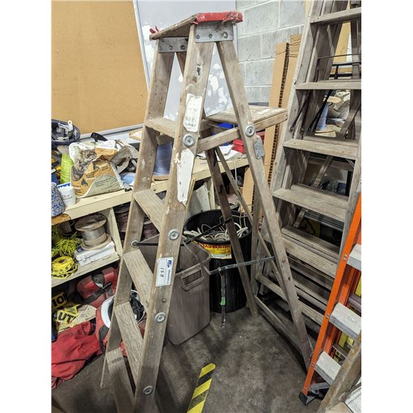6' WOOD STEP LADDER