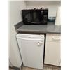 Image 1 : DANBY DESIGNER SMALL MICROWAVE AND SUNBEAM BAR FRIDGE