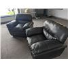 Image 1 : 2 BLACK CHAIRS