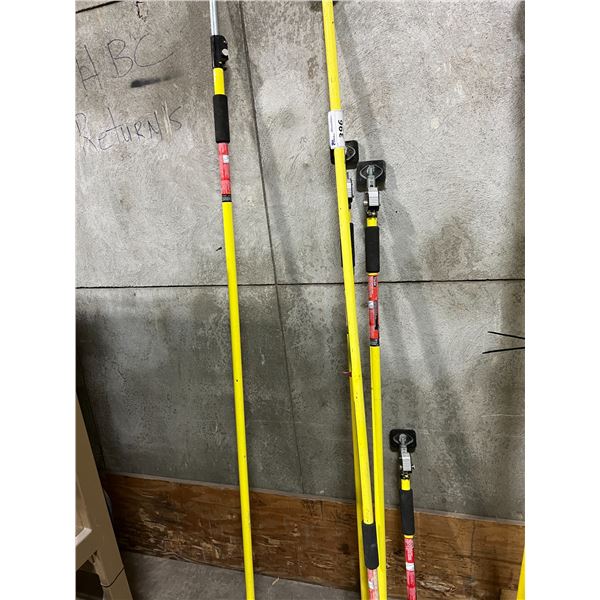 GROUP OF 4 TASK QUICK SUPPORT RODS 1 X 6'9"-13'3", 2 X 5'3"-10', 1 X 2'6"-4'6"