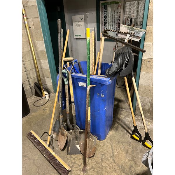 GROUP LOT. 2 SNOW SHOVELS, 6 SPADES, 2 FLAT SHOVELS, 1 LARGE PICK AXE, 1 SCRAPER, SQUEEGEE, 3'