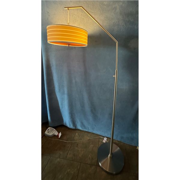 CONTEMPORARY FLOOR LAMP