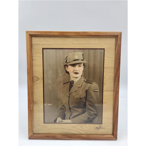 Nicley Framed Vintage Photo of a Lady Solider