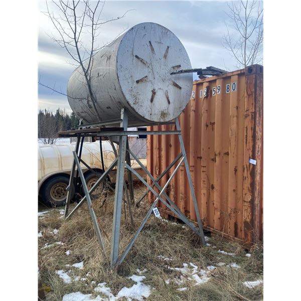500 gallon gas fuel tank c/w stand