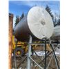 Image 5 : 500 gallon gas fuel tank c/w stand