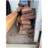 Image 3 : Assorted lumber in shed