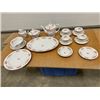 Image 2 : China dinner set