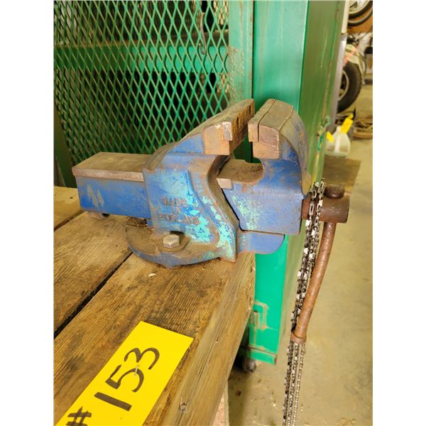 Wood bench with 4" record vice, Made in England