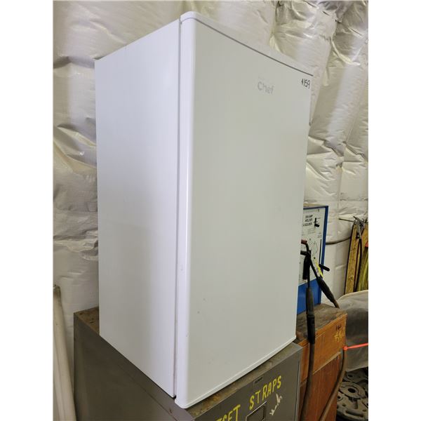 Bar fridge, works good