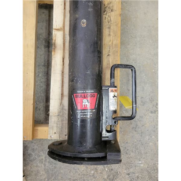 Bulldog gooseneck ball hitch