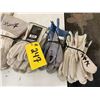 Image 3 : 2-pair cut resistant gloves, size: L; 11-pairs leather gloves, size: medium