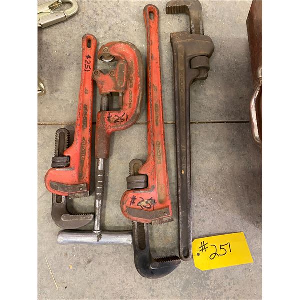 Pipe wrenches; pipe cutter