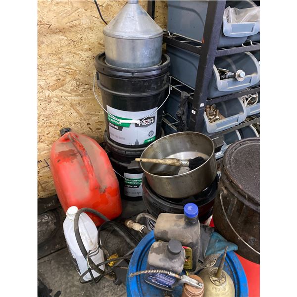 Funnels; parts brush; jerry can; motor oil
