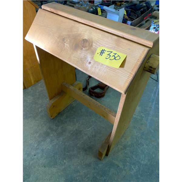 Wood saddle stand