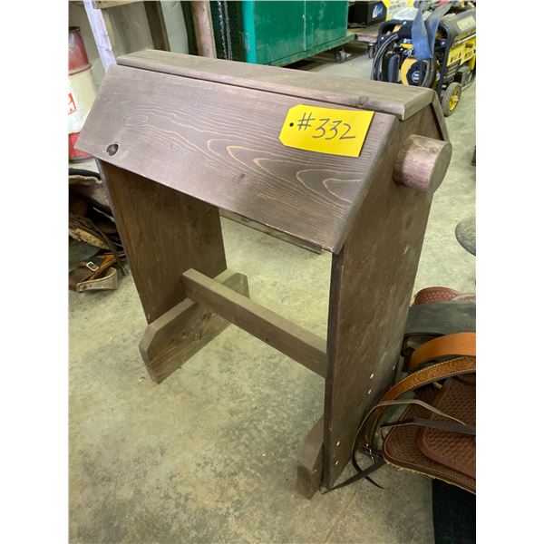 Wood saddle stand