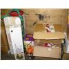 Image 4 : Large lot of: Christmas decorations, old records, etc.- approx. 20 boxes (104)