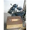 Image 4 : Lot of: metal fish sculture with six tropical fish, fisherman's keepsake box with fish design on lid