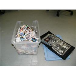 Plastic bin of assorted baseball cards (101)