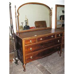 Matching Queen Anne leg 5-drawer dresser and mirror (101)