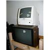 Image 2 : 2 televisions, 2 end tables, 2 speakers (101)