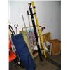 Image 1 : Lot of: folding chairs, yard tools, level, picture (101)