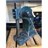 Image 2 : NO.3 SHOP PRESS