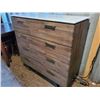 Image 2 : 4 Drawer Dresser