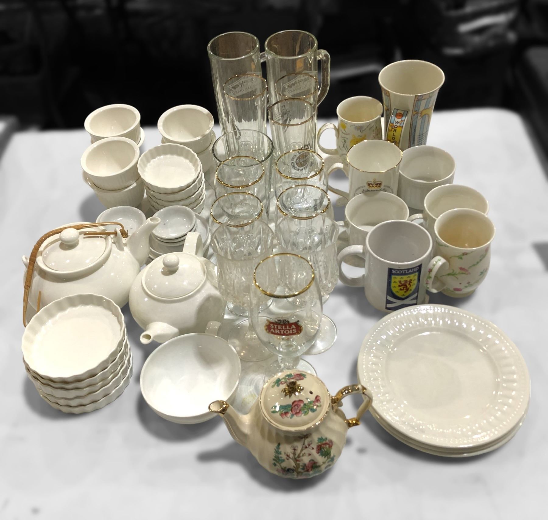 Large group of assorted kitchenware - includes Bowring tart/bowls/wine ...
