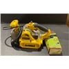 Image 2 : DeWalt model: DW432 3in 21in belt sander w/gator power sanding belts