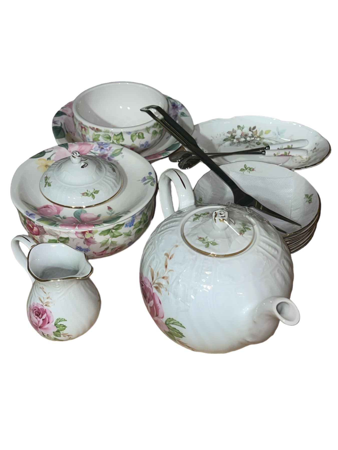 Group of assorted kitchenware - porcelain