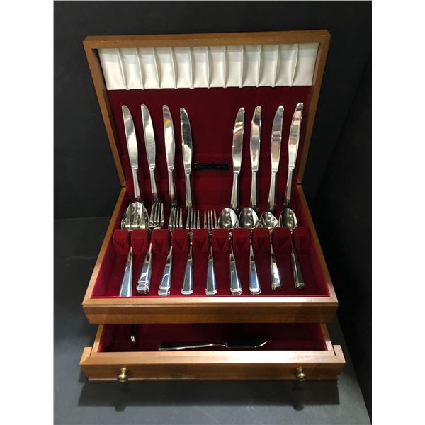 Heritage silversmiths silverware set