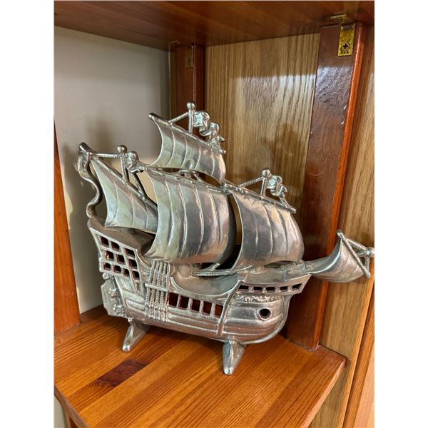 Ship decor