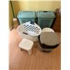 Image 1 : Laundry baskets and other items