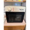 Image 1 : Microwave cooker