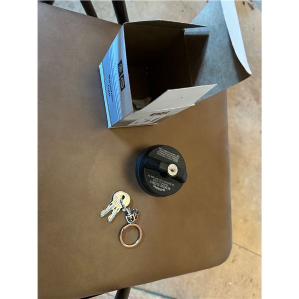 Fuel cap and keys