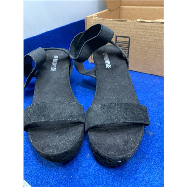 Women's Slides (Size 11)