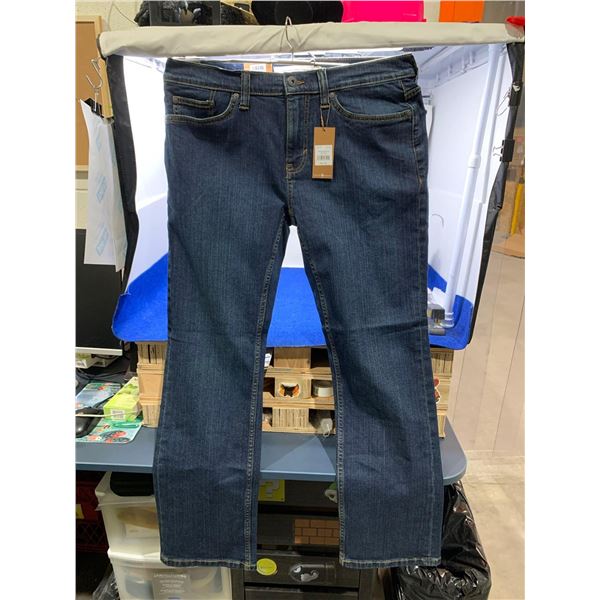 Dark Wash Denim (32 x 30) Straight Cut