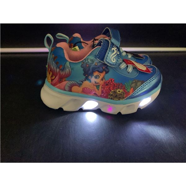 Light-up Girls Shoes (size 6)